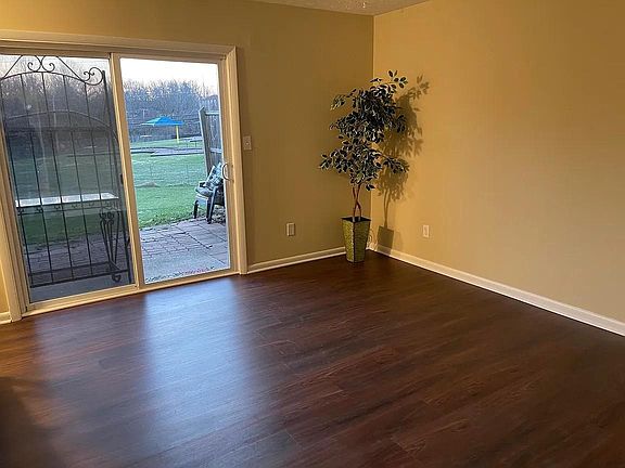 4th image of 3500 Warwick Dr APT 41