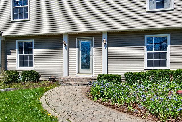 2nd image of 10 Big Oak Ln