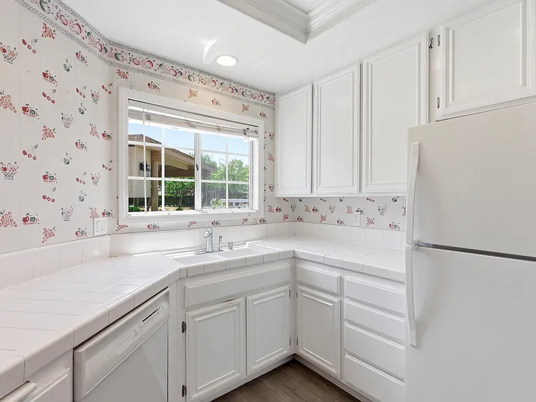 24409 Hillsdale Ave #9 — Photo 3