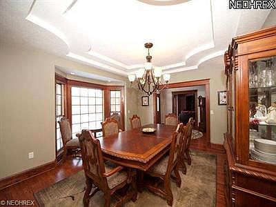 3rd image of 8031 Oxford Ln