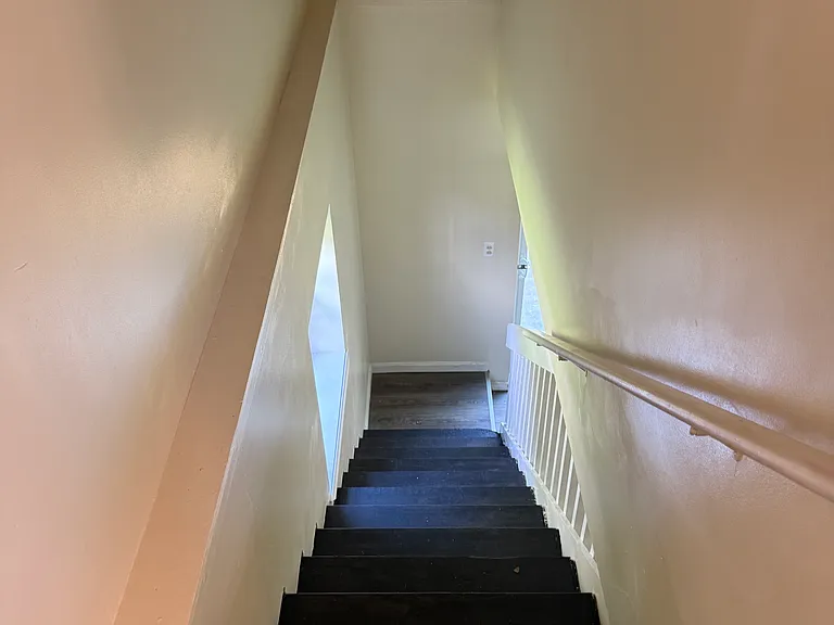 Ian Dr — Photo 8