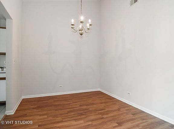 5th image of 2434 Charleston Dr Unit 4