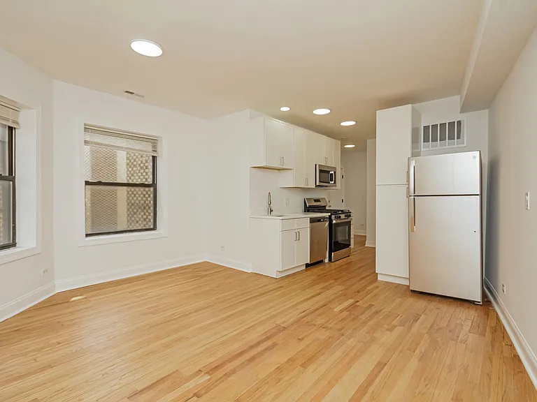 37 SQUARE APARTMENTS — Photo 5