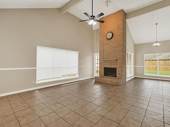 5th image of 12322 Meadow Ridge Dr