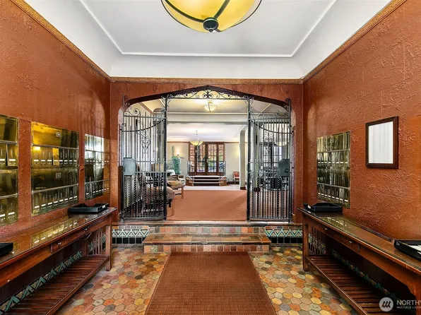 1631 16th Avenue #320, Seattle, WA 98122