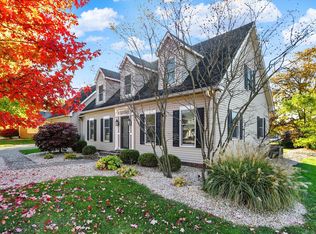 1515 Secretariat Ln, Indianapolis, IN