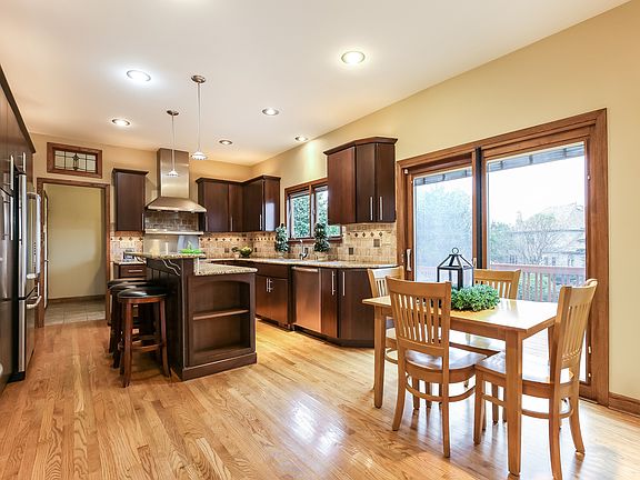 4th image of 812 Winfal Dr