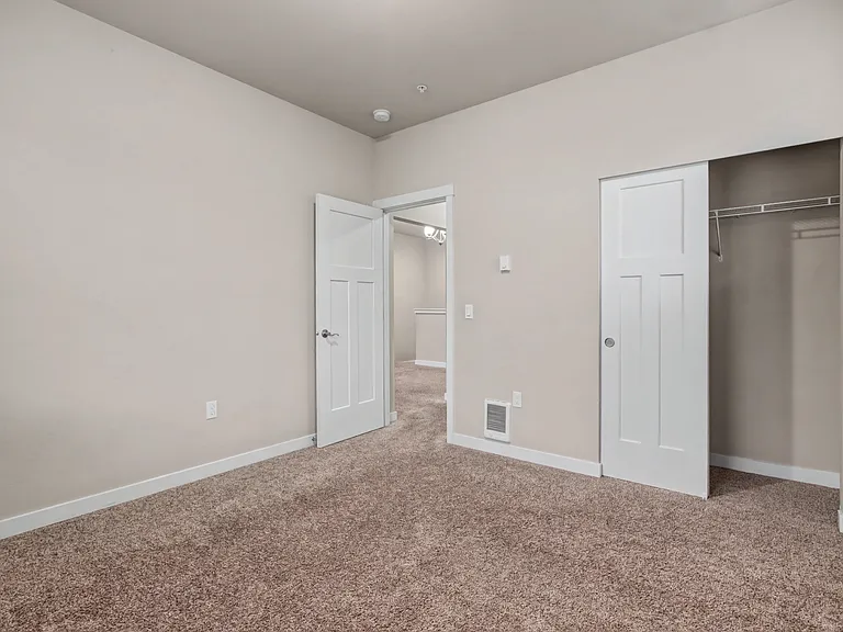1643 Burnside Pl #C — Photo 19