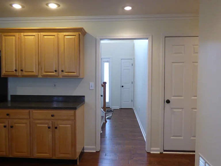2205 Barrington Ln — Photo 17
