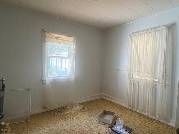 4th image of 109 E Blair Ave