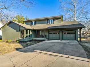 831 E Greenway Ct, Derby, KS 67037