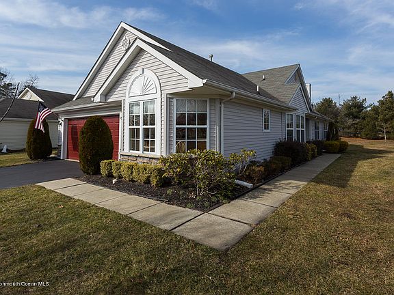 2nd image of 81 Skyline Dr