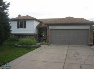 47849 Valley Ct, Macomb, MI 48044