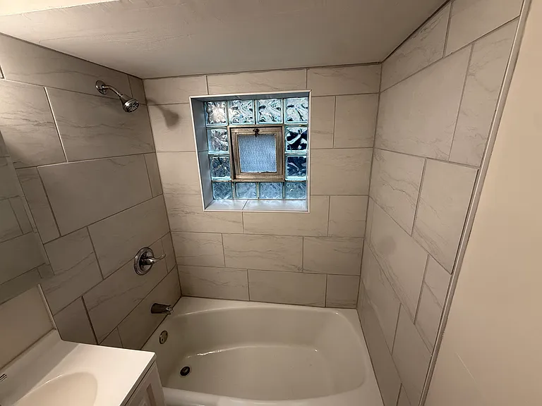 8952 White Oak Ave #4 — Photo 7