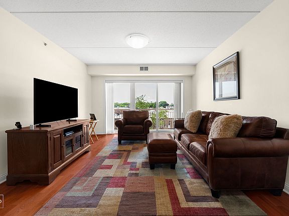 4th image of 9864 Leland Ave Unit 308