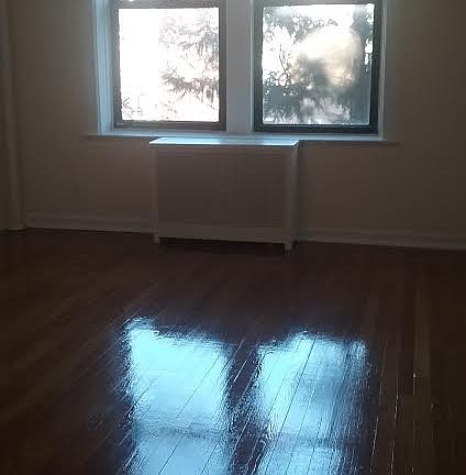 5th image of 8346 118th St APT 5E