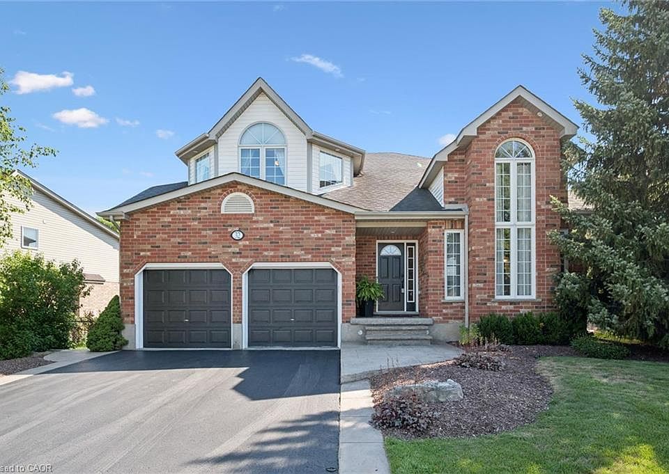 1st image of 32 Pine Ridge Dr