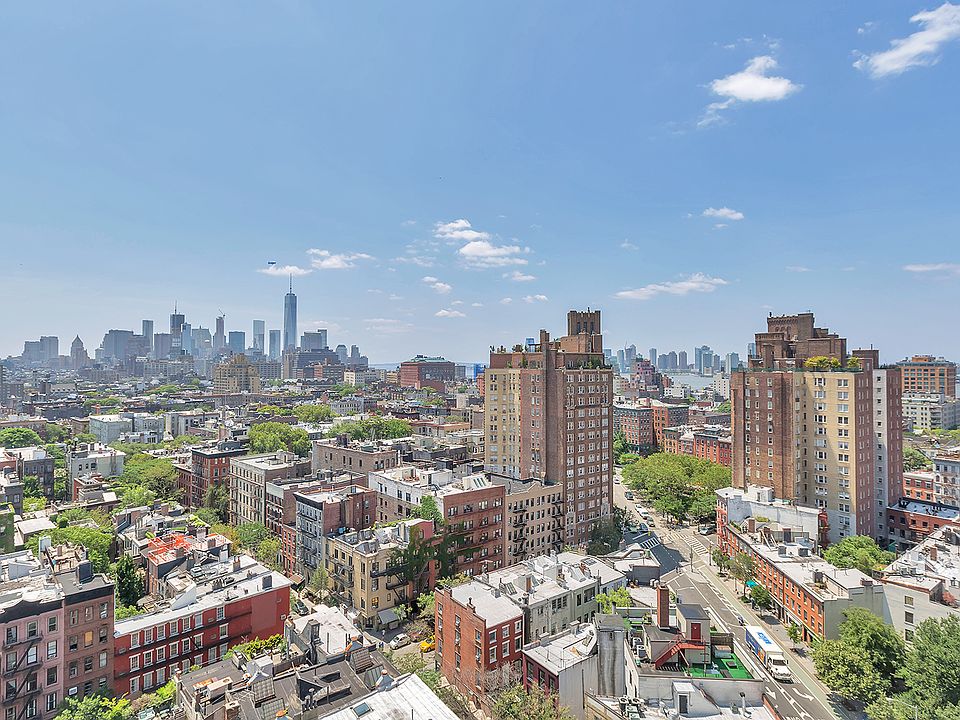 Roof  deck southern view