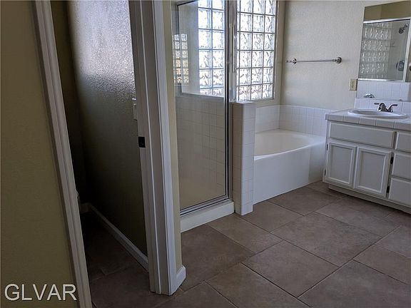 4th image of 119 Tamarack Dr