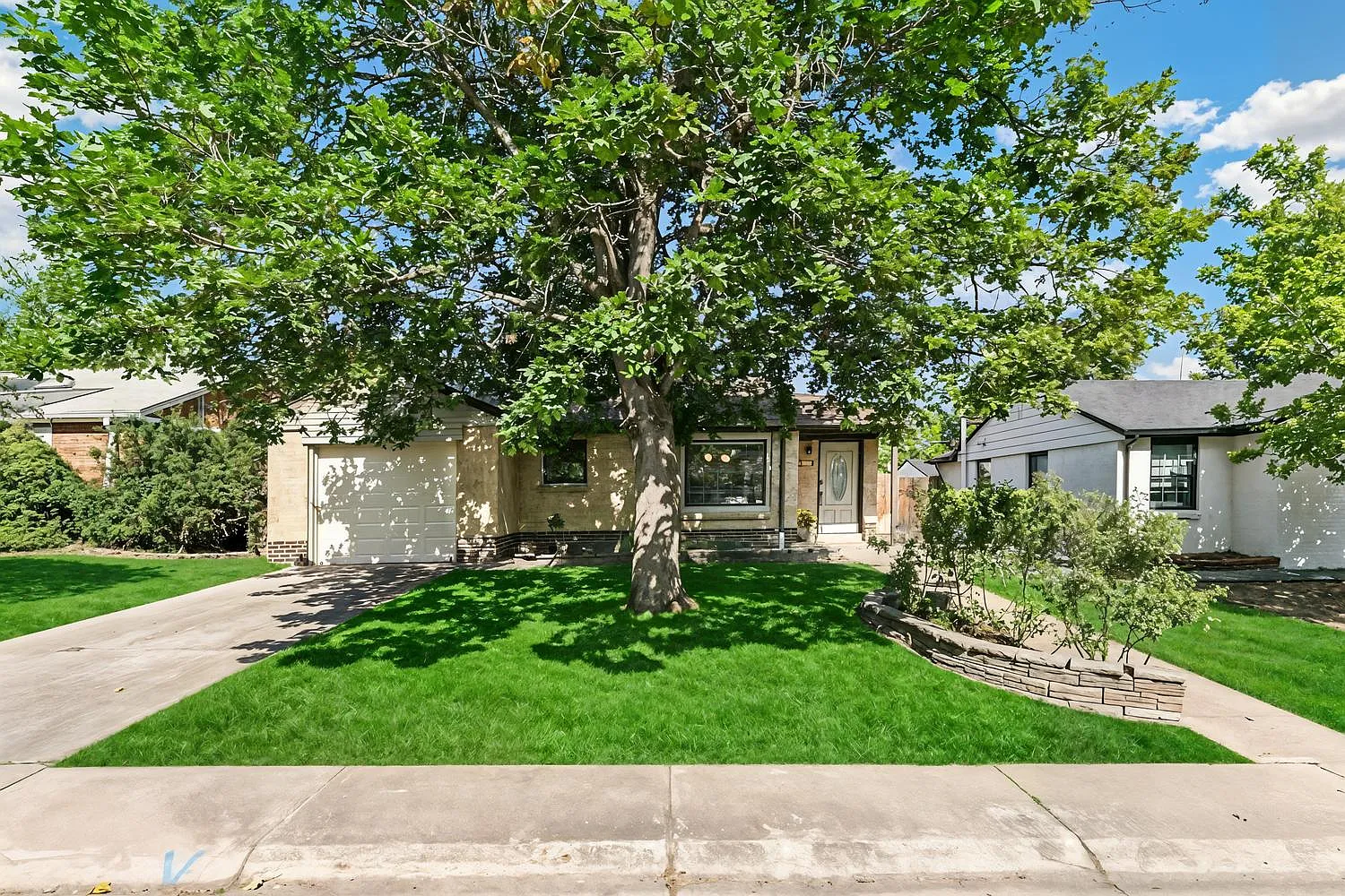 3 bed, 1091 sqft, $3,000 — Photo 2