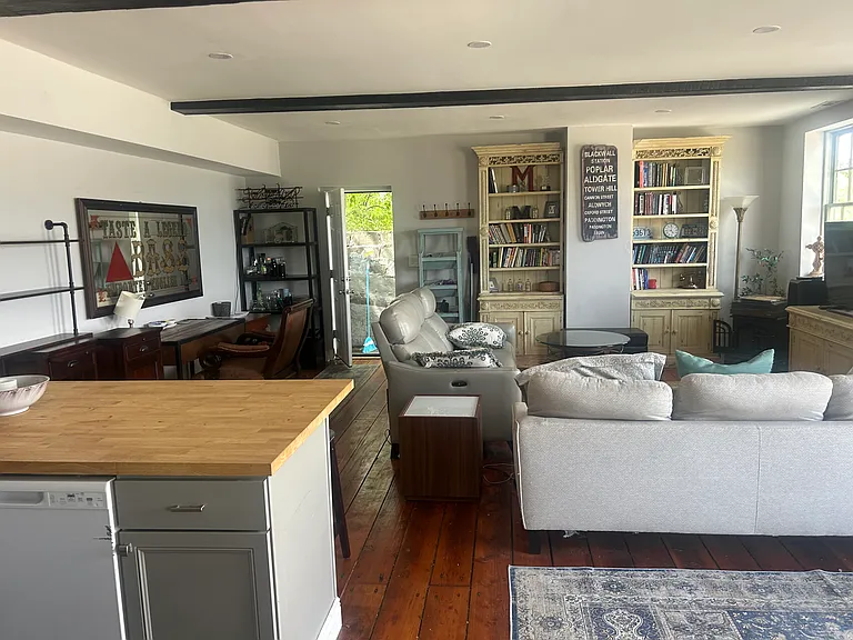 198 Hallworth Dr #204 — Photo 4