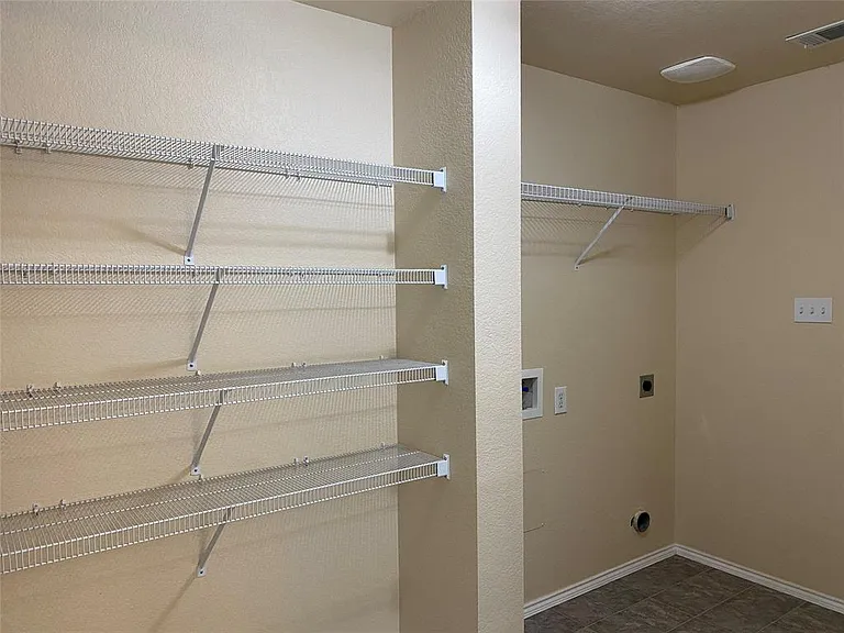 324 Chisholm Trl — Photo 28