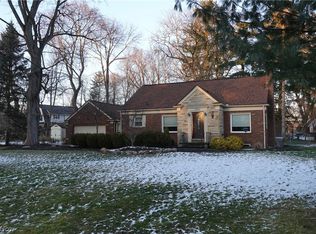 2945 Ivanhoe Rd, Stow, OH 44224