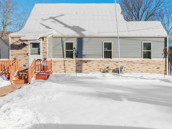 34919 N Decorah Ave, Ingleside, IL 60041