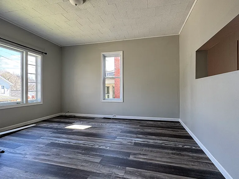 228 Washington Ave — Photo 2