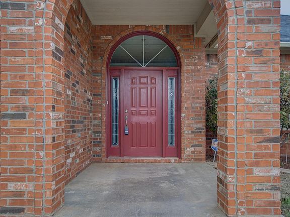 3rd image of 10902 Richmond Ave