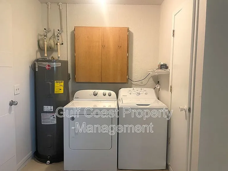 220 Avalon Rd — Photo 14