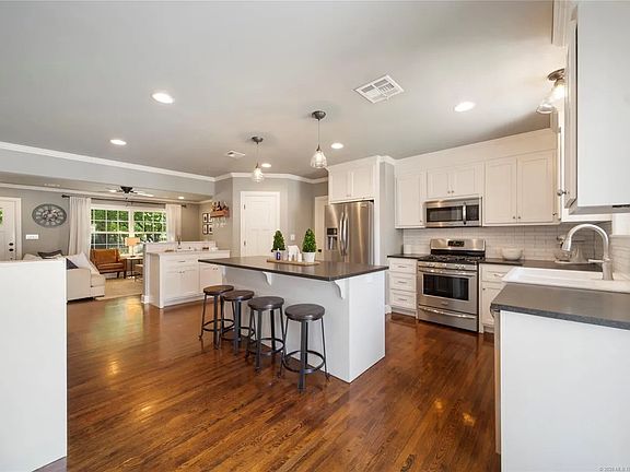 5th image of 2141 S Florence Ave