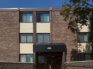 450 Raintree Ct UNIT 2B, Glen Ellyn, IL 60137