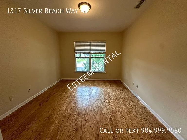 1317 Silver Beach Way — Photo 13
