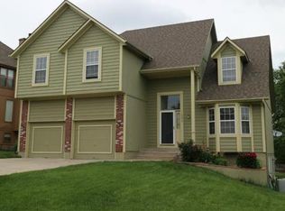 5204 NE Holiday Dr, Lees Summit, MO 64064