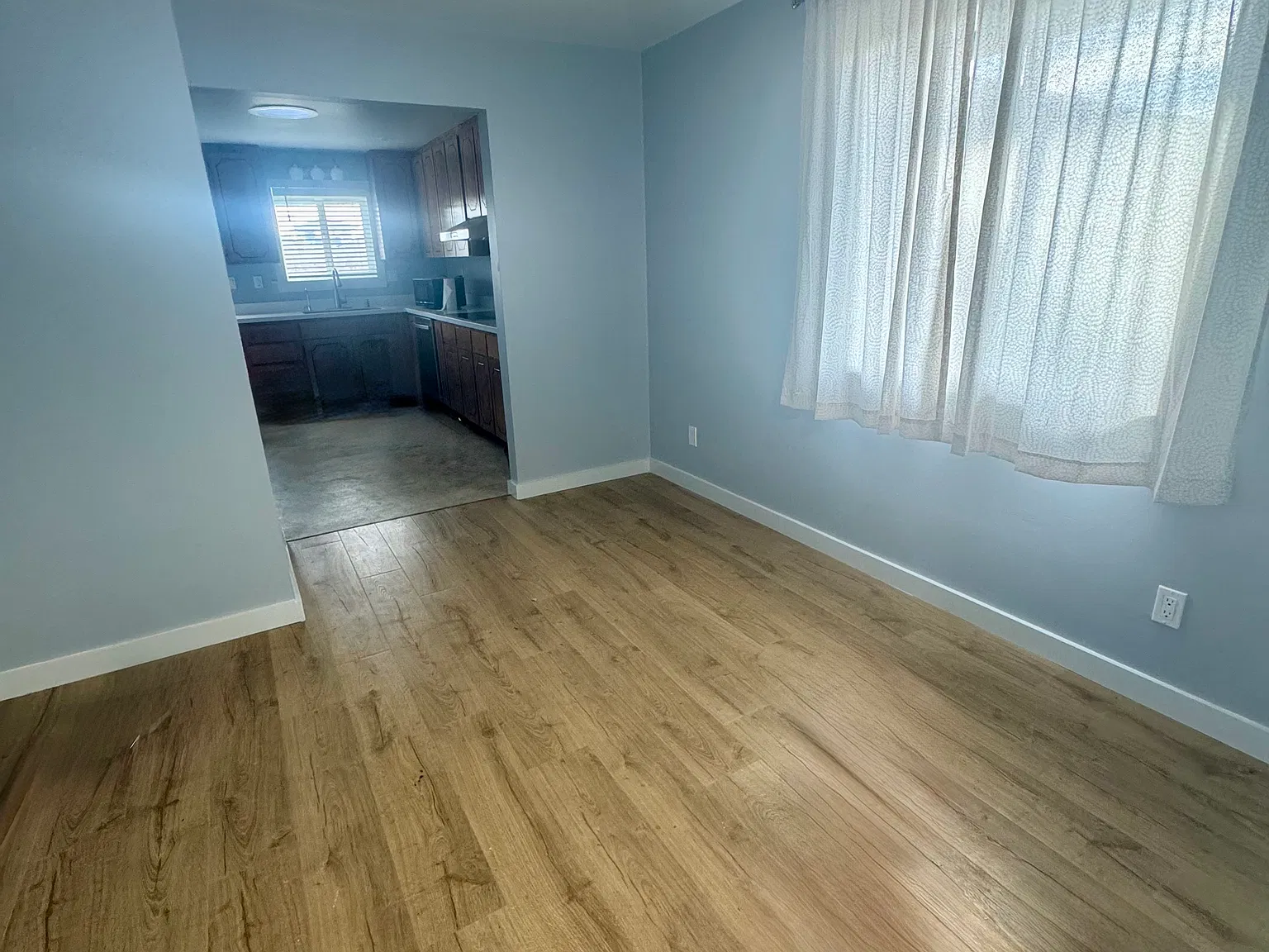 3 bed, $2,400 — Photo 2
