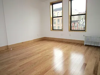 Rented by Concept Real Estate Group