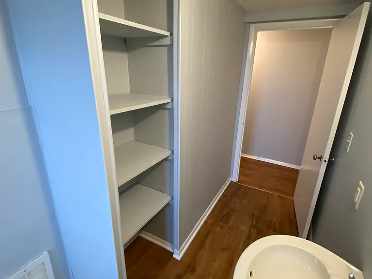 2422 Highland Dr #6 — Photo 8
