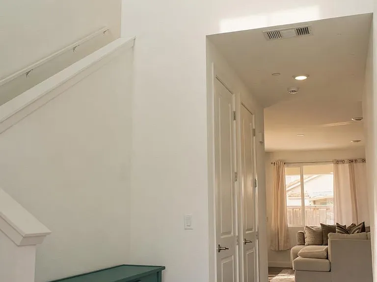 417 Avendale Dr — Photo 5
