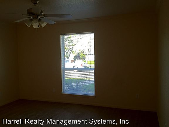 5th image of 1303 Chapelwood Dr