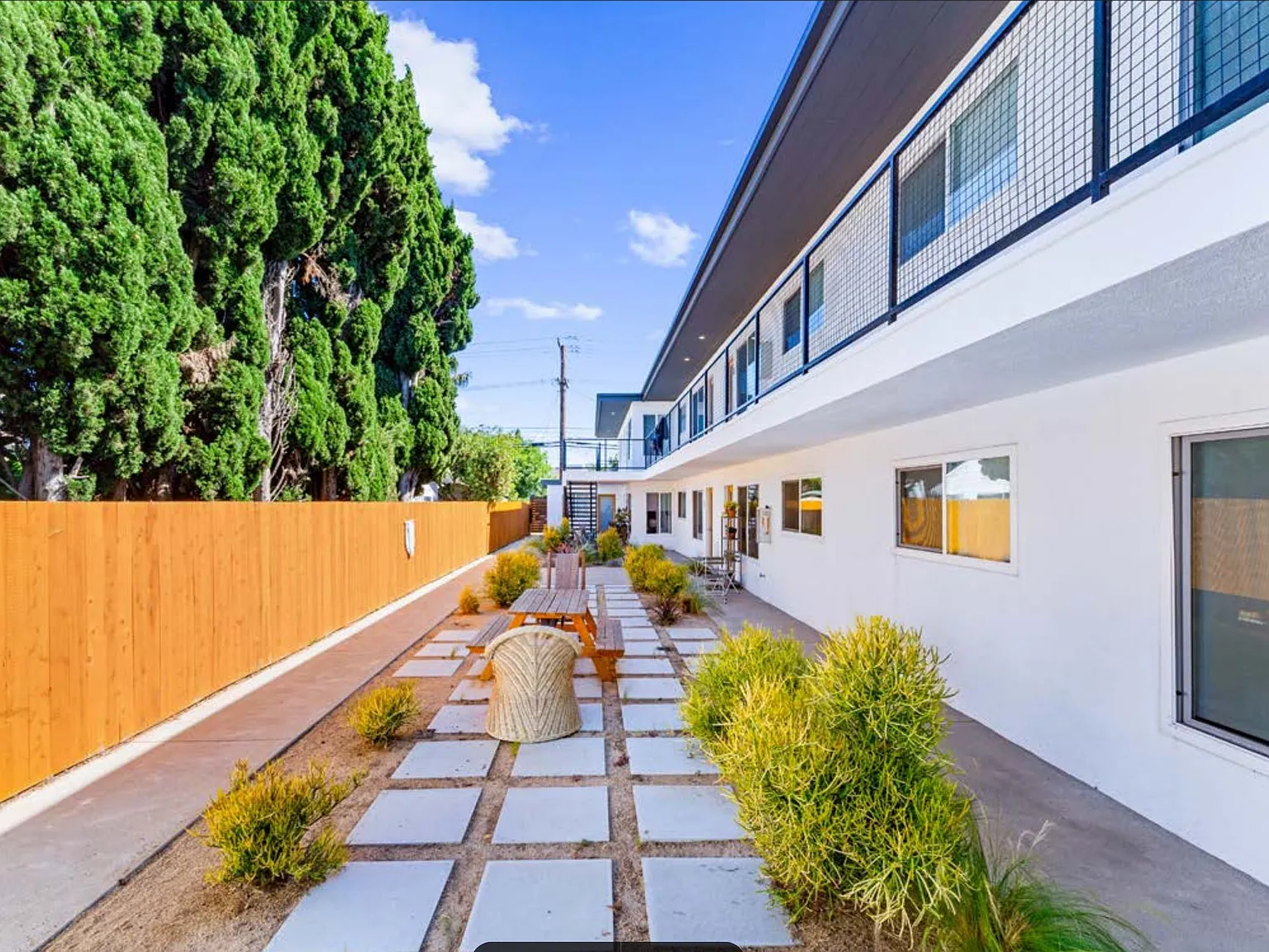 1 bed, 500 sqft, $2,355 — Photo 4
