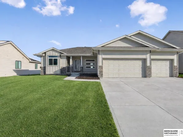 11015 N 159th Ave, Bennington, NE 68007