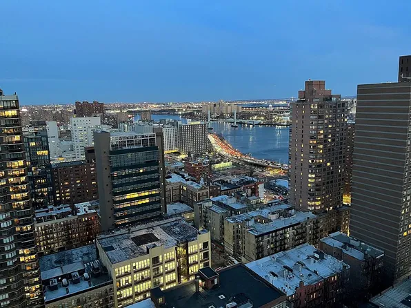 300 E 93rd St APT 31D, New York, NY 10128