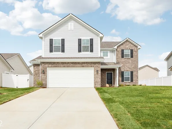 1554 N Clearwater Dr, Greenfield, IN 46140