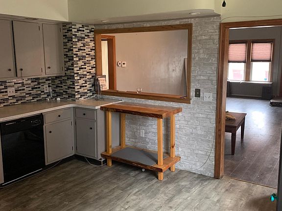3rd image of 249 Saratoga Ave Floor 1