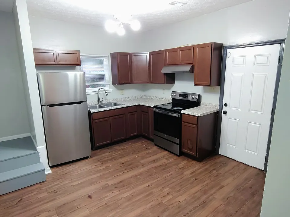 954 E Minnesota St