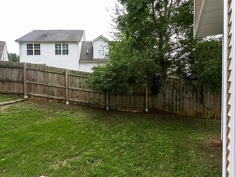 64 Crescent St — Photo 15