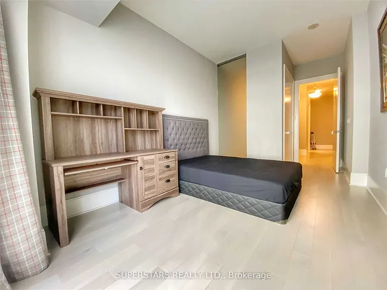 29 Queens Quay E #Townhouse 125 — Photo 4
