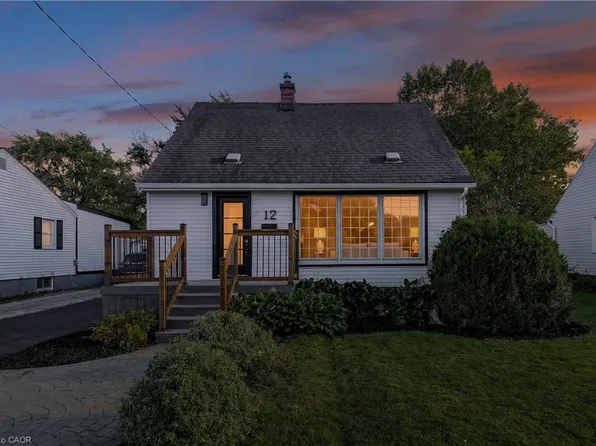 12 Admiral Rd, Saint Catharines, ON L2P 1G5