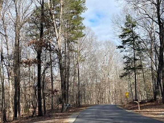 Exterior Neighborhood (street photo)